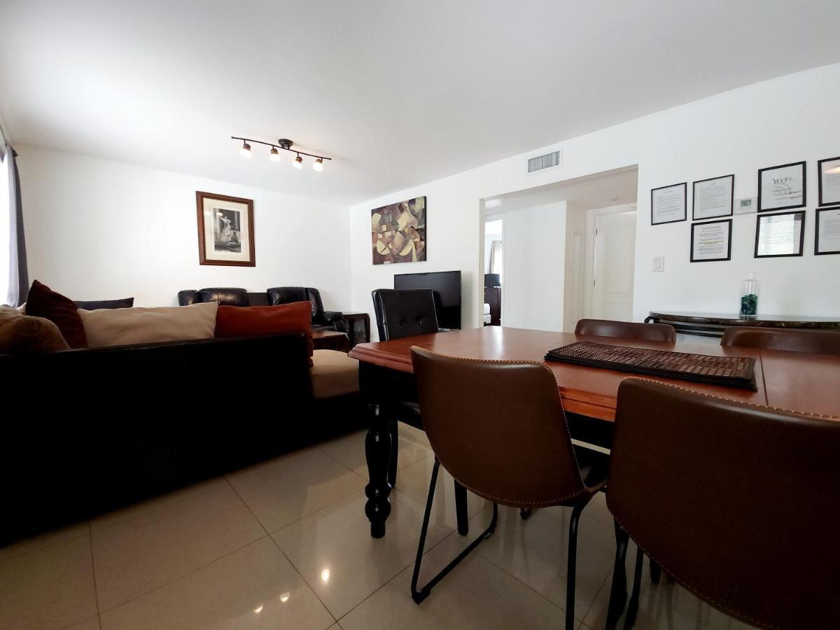 A4 - Endless Summer Rentals - Downtown Apartment Near Park, Ports, And Beach Fort Lauderdale Exterior photo