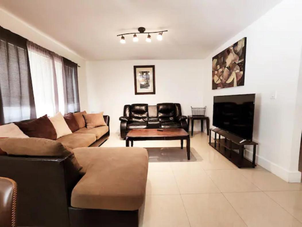 A4 - Endless Summer Rentals - Downtown Apartment Near Park, Ports, And Beach Fort Lauderdale Exterior photo