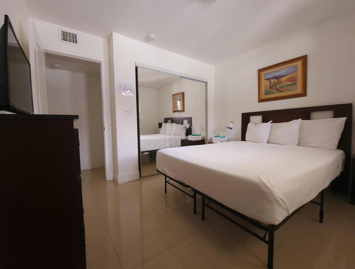 A4 - Endless Summer Rentals - Downtown Apartment Near Park, Ports, And Beach Fort Lauderdale Exterior photo