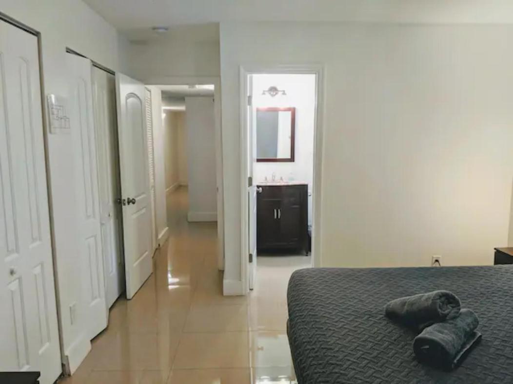 A4 - Endless Summer Rentals - Downtown Apartment Near Park, Ports, And Beach Fort Lauderdale Exterior photo